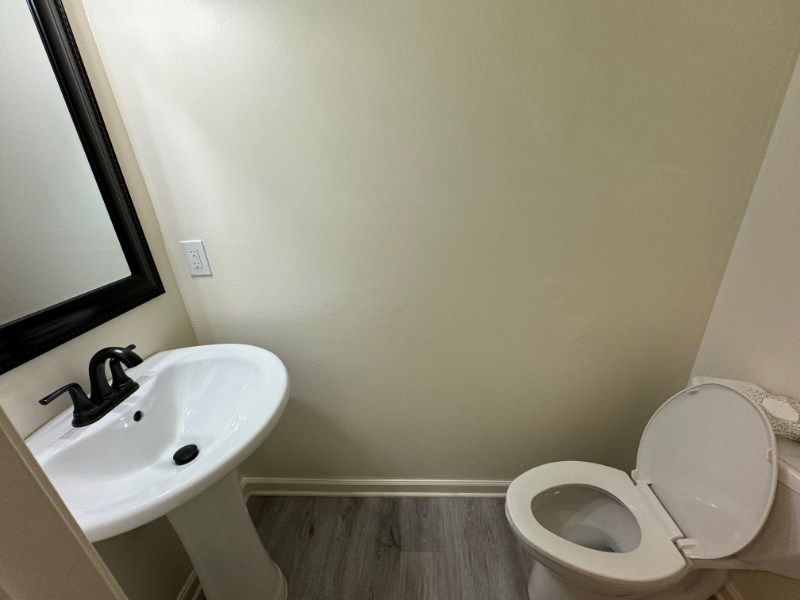 22 King Arthur Blvd - Photo 5 of 11