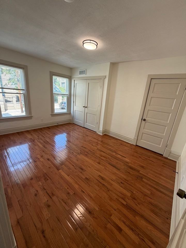 1208 Elwell St - Photo 7 of 10