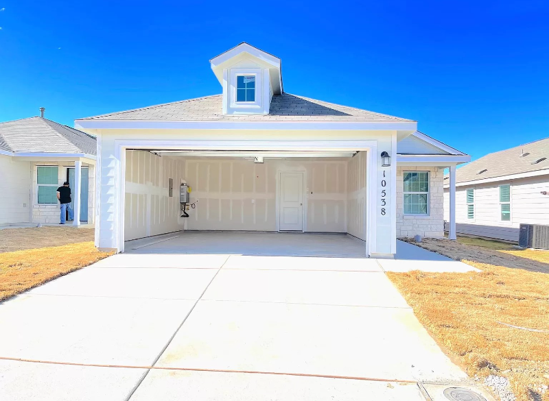 10538 Varmus Dr - Photo 2 of 20