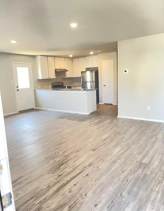 10538 Varmus Dr - Photo 3 of 20
