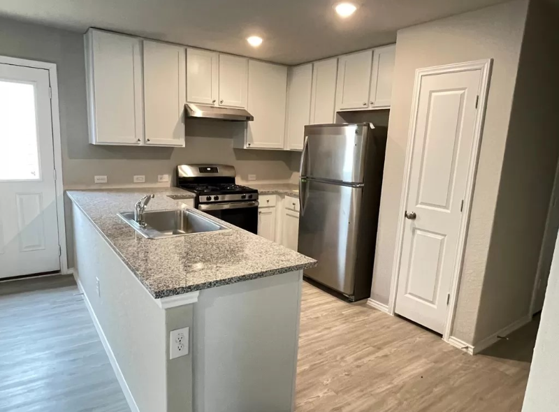 10538 Varmus Dr - Photo 6 of 20