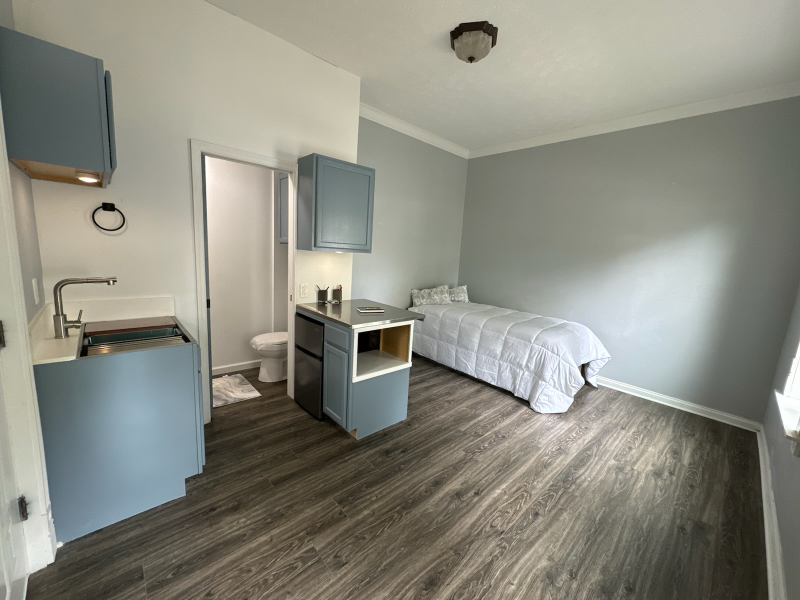 142 Ashley St #142A - Photo 3 of 5