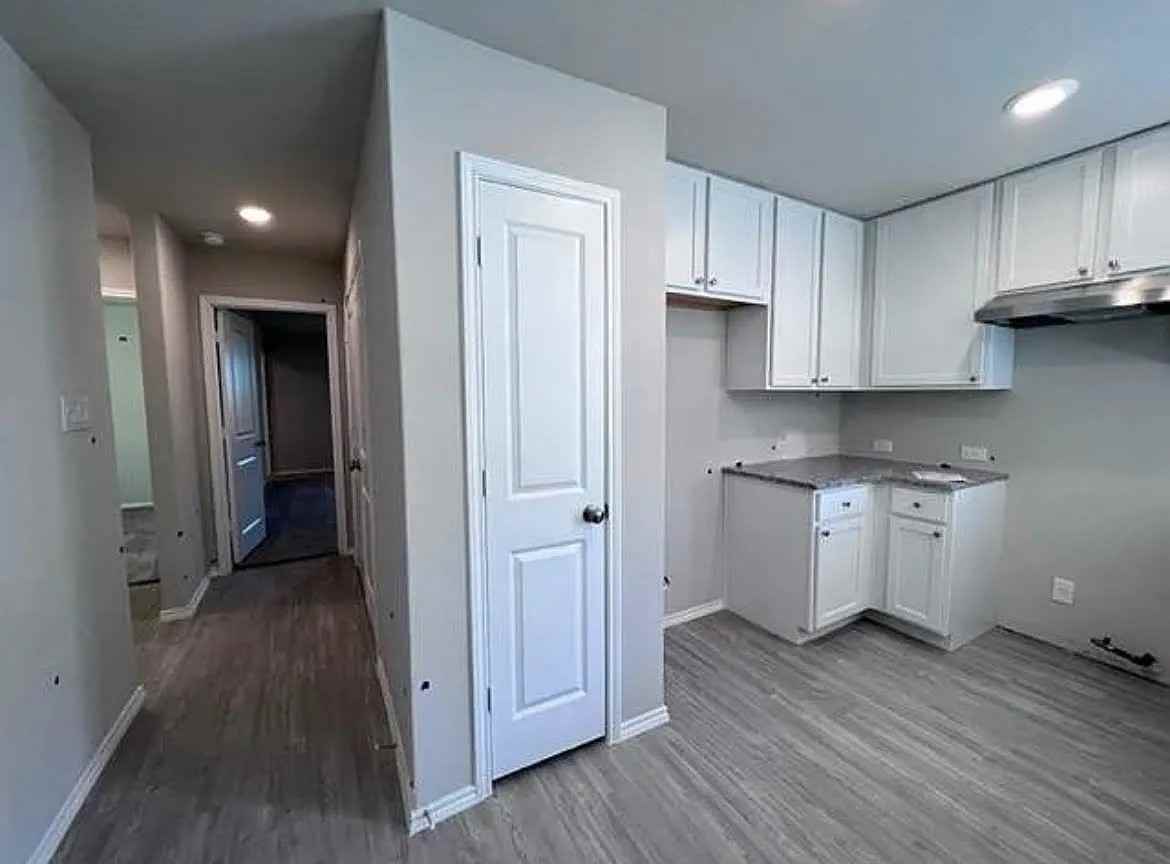 10547 Varmus Dr - Photo 5 of 14