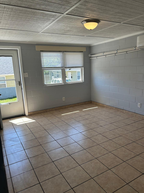 2451 Gervais St #A - Photo 6 of 15