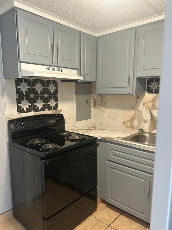 2451 Gervais St #A - Photo 7 of 15