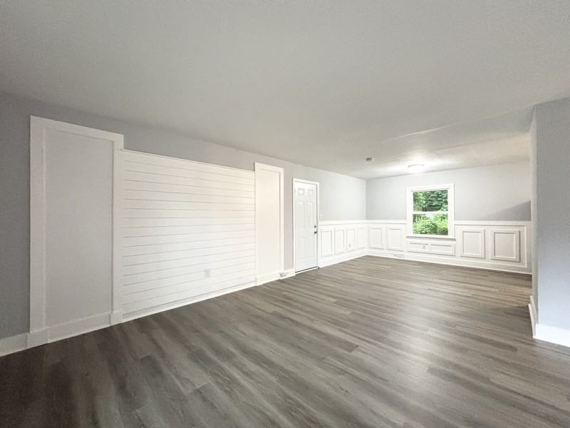 1226 Montgomery Ave - Photo 2 of 15