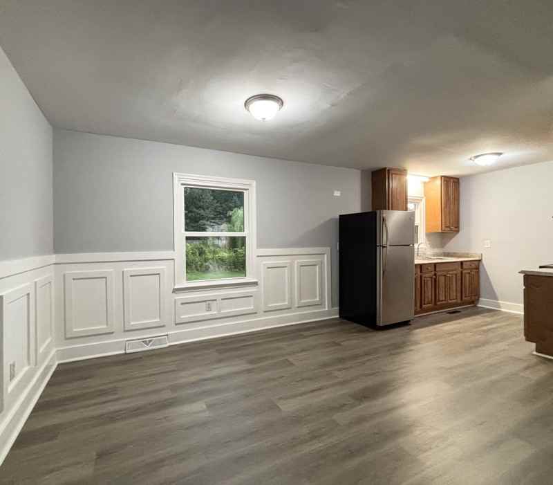 1226 Montgomery Ave - Photo 4 of 15