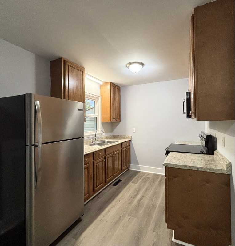 1226 Montgomery Ave - Photo 5 of 15
