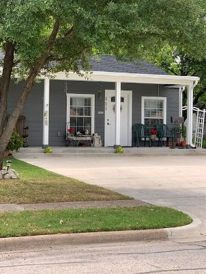 111 Saint Clair Dr E - Photo 2 of 15