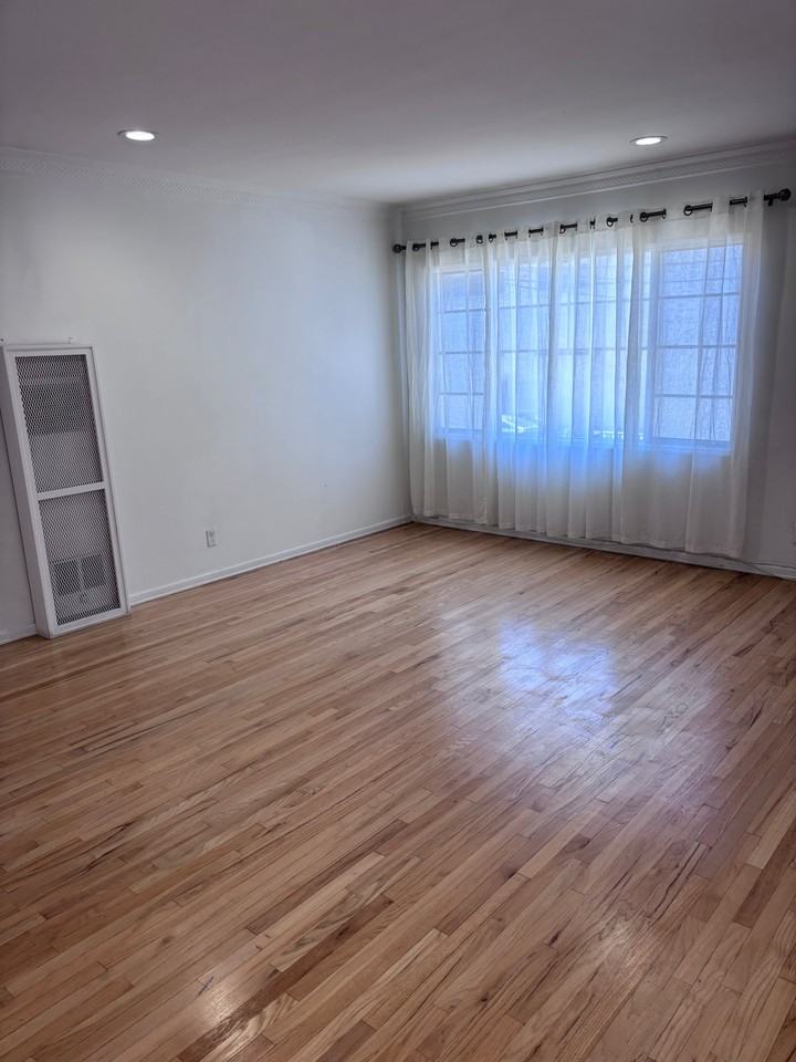 135 1/2 S Orlando Ave - Photo 4 of 15