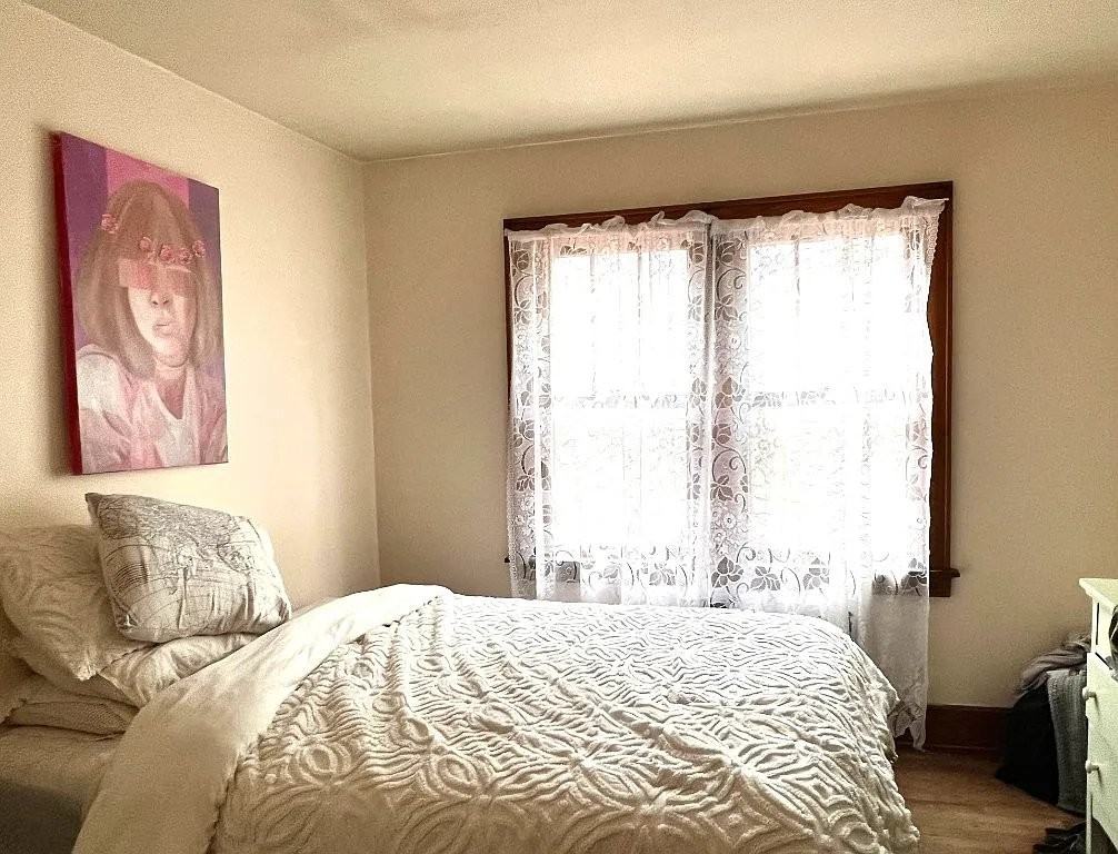 139 Beethoven St #7 - Photo 4 of 9