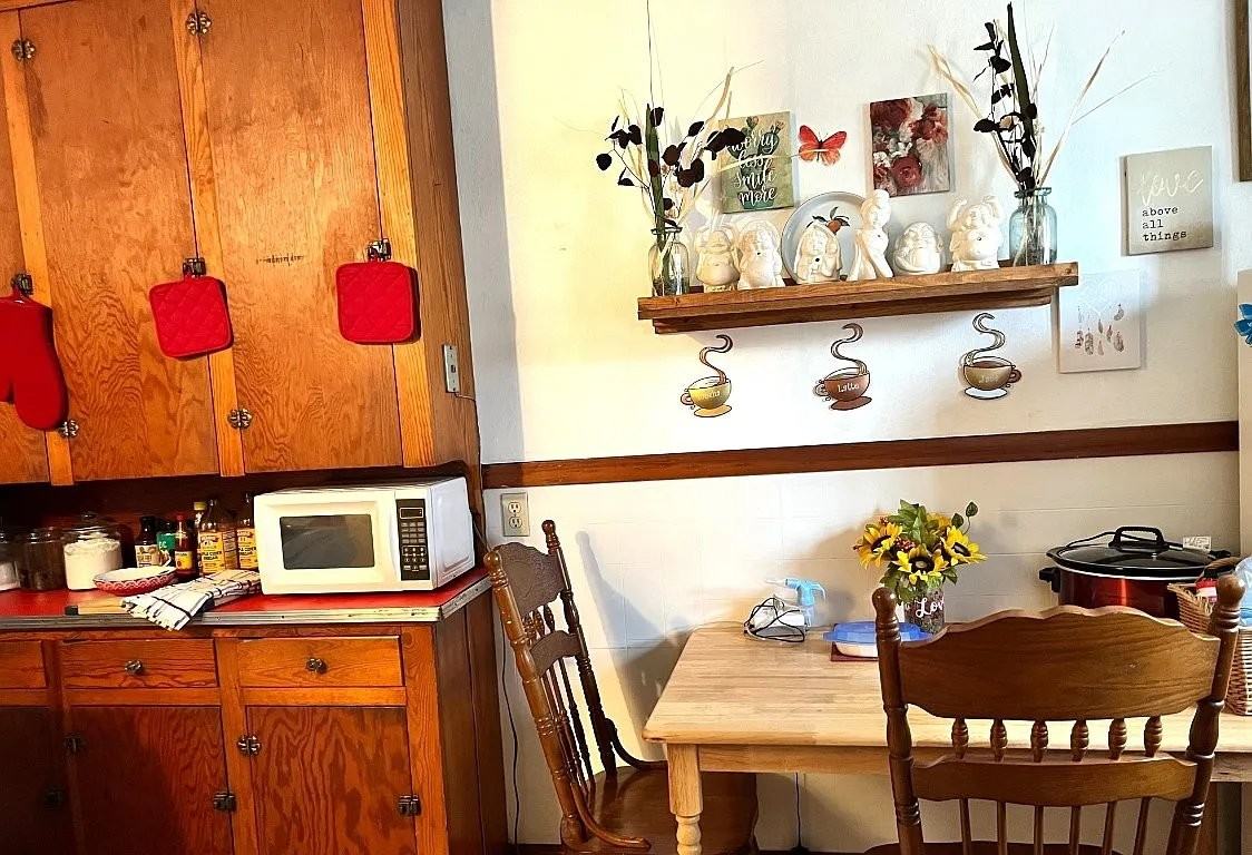 139 Beethoven St #7 - Photo 5 of 9