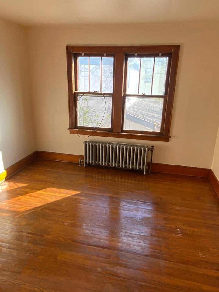 139 Beethoven St #7 - Photo 6 of 9