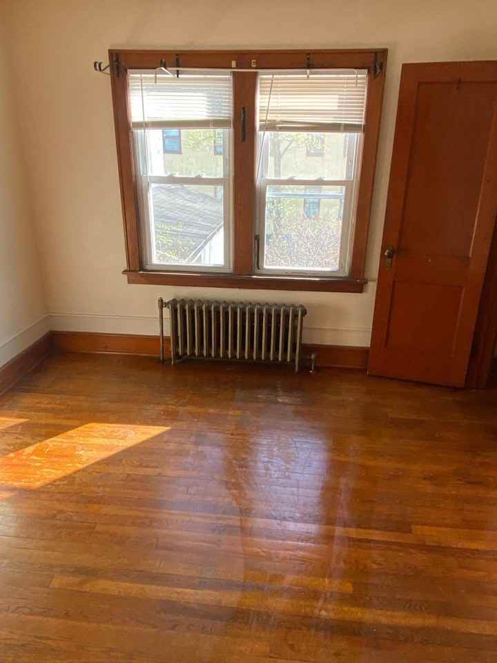 139 Beethoven St #7 - Photo 7 of 9