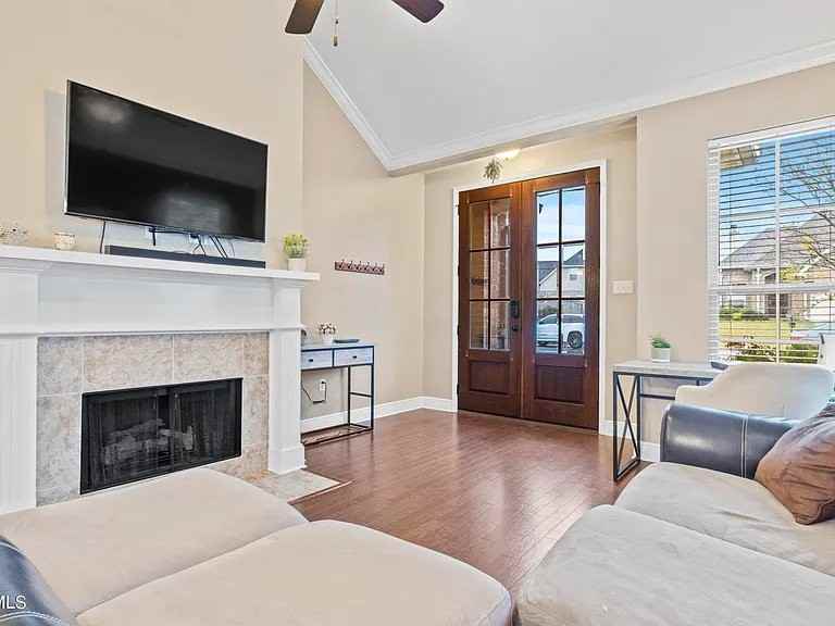 17179 Palm Ridge Dr - Photo 3 of 12