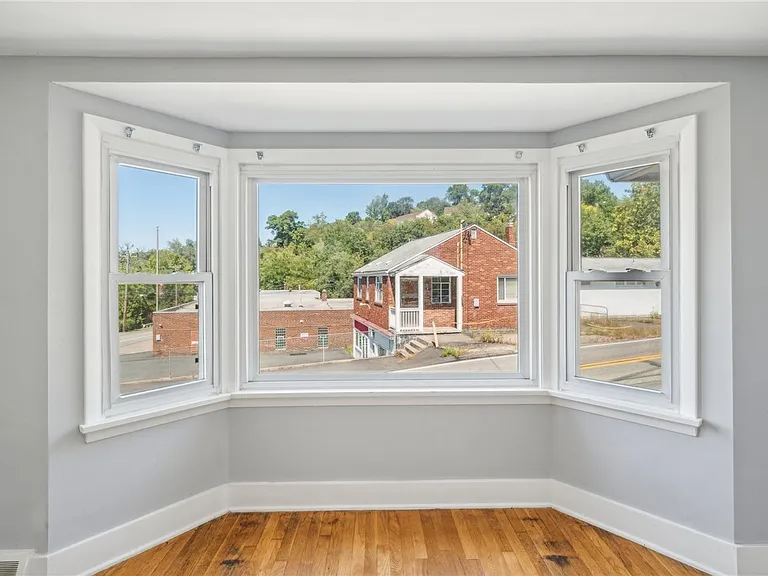 5742 Verona Rd - Photo 4 of 10