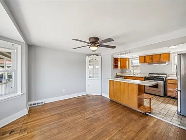 5742 Verona Rd - Photo 5 of 10