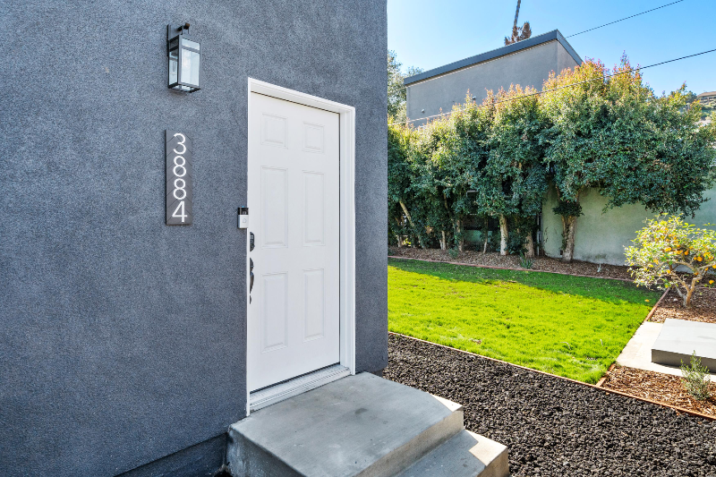 3884 Alsace Ave - Photo 2 of 21