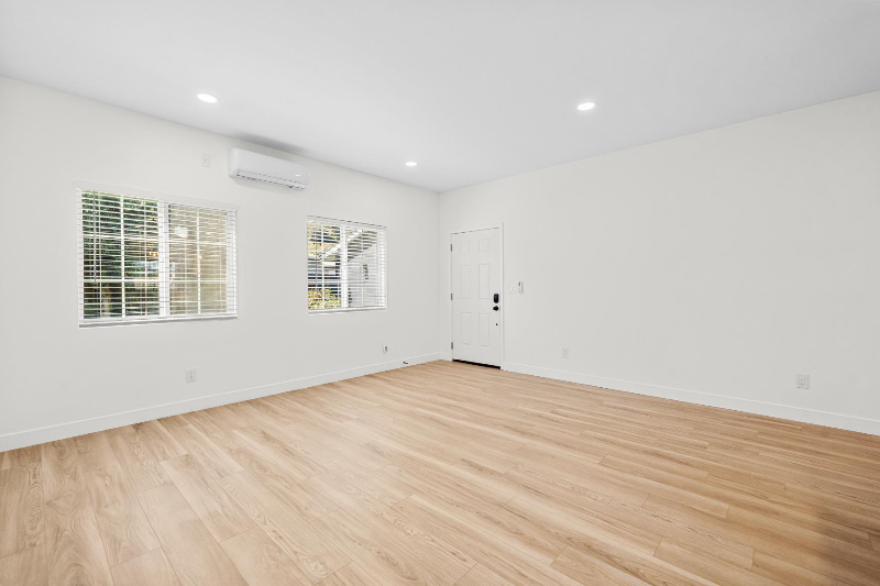 3884 Alsace Ave - Photo 4 of 21