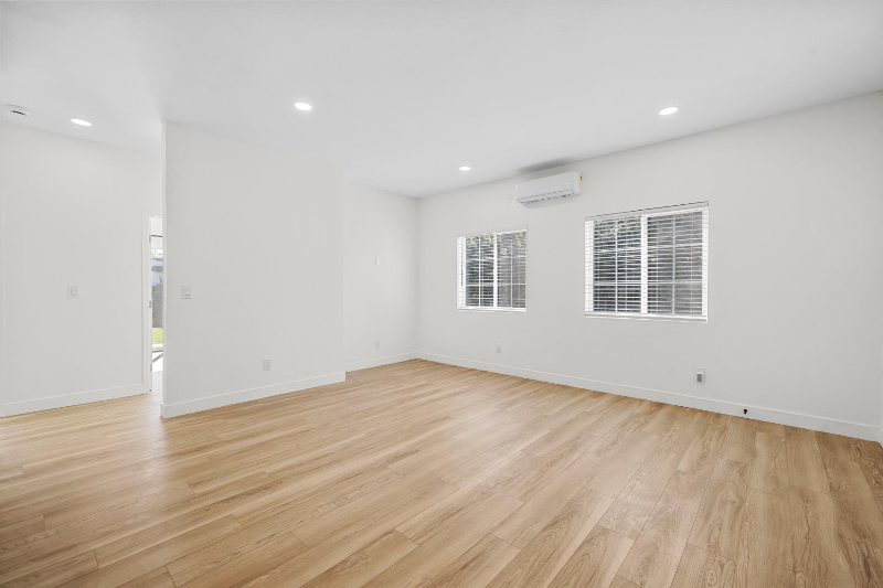 3884 Alsace Ave - Photo 5 of 21