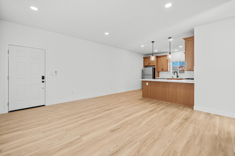 3884 Alsace Ave - Photo 6 of 21