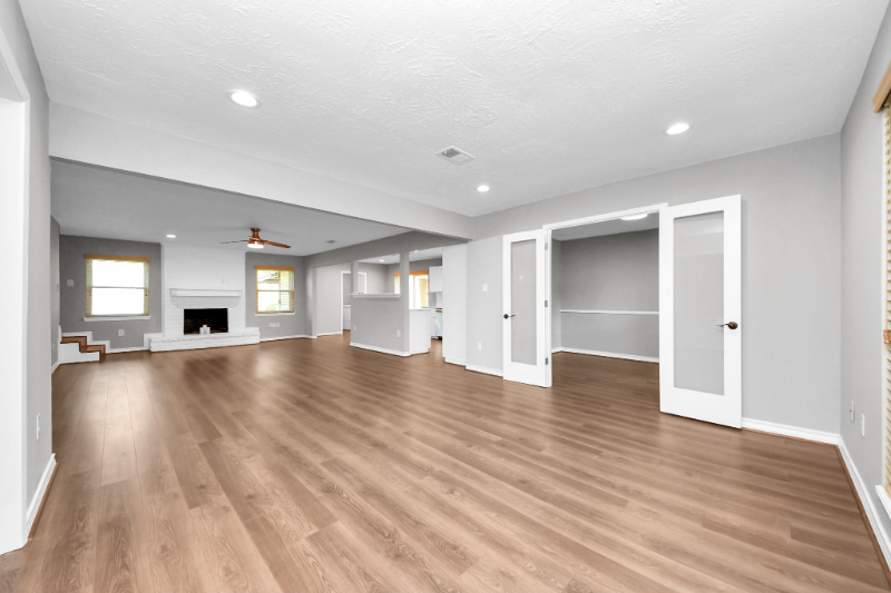 25603 Pine Acres Cir - Photo 3 of 17
