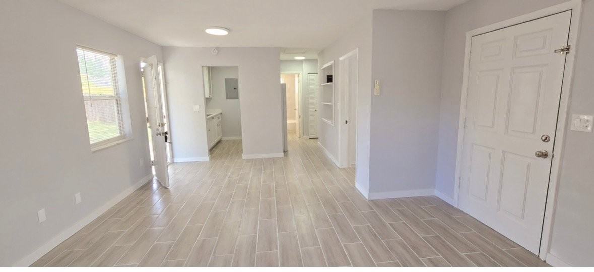 1196 Fountainhead Dr - Photo 2 of 19