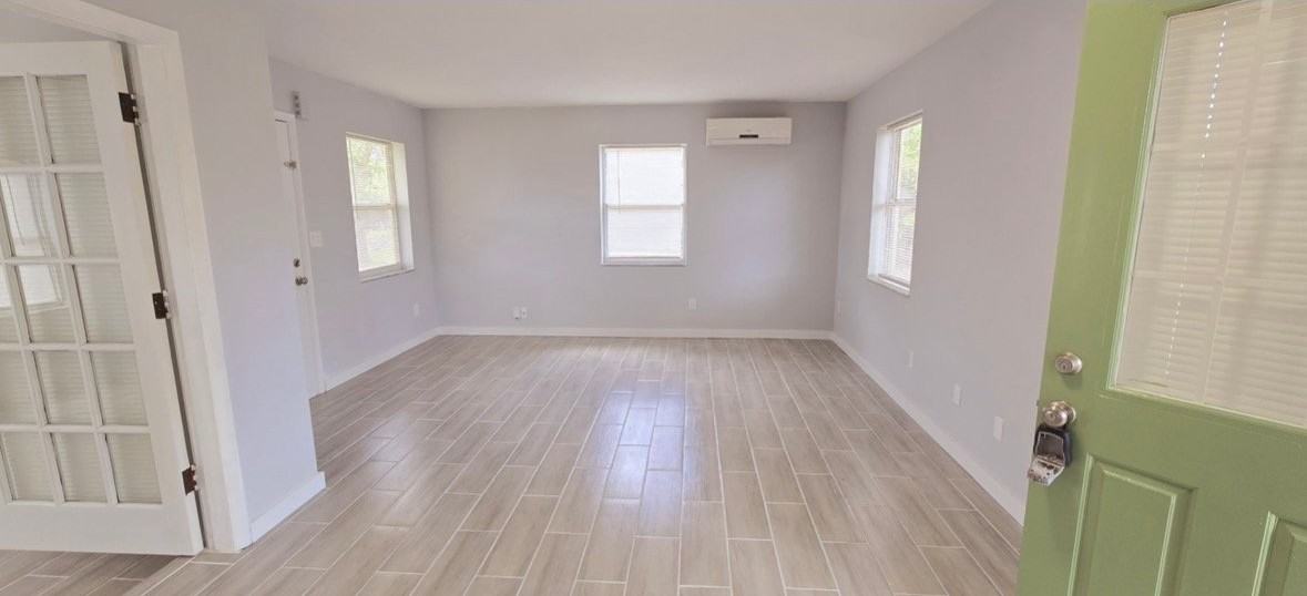 1196 Fountainhead Dr - Photo 3 of 19