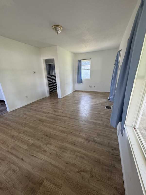 2022 Lincolnway E - Photo 2 of 9