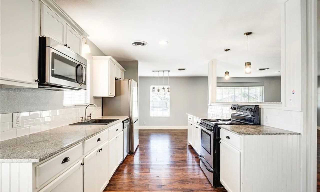3106 Hickory Rd - Photo 7 of 16