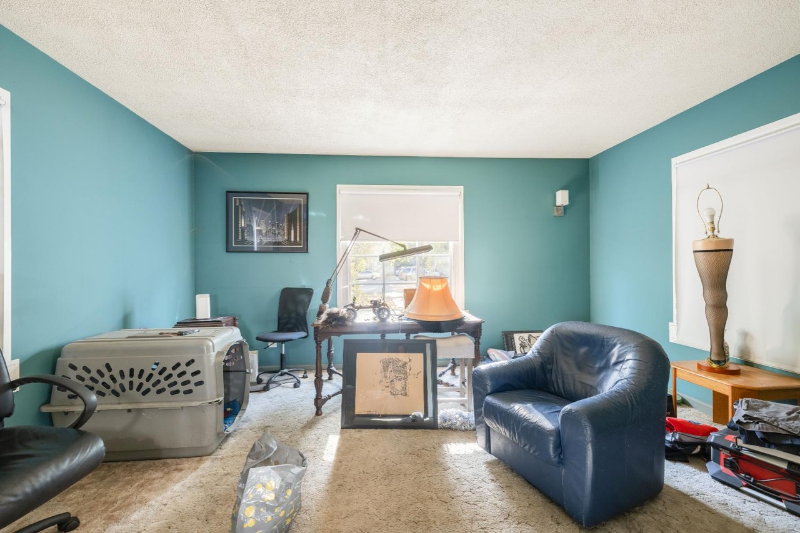 1554 35th St - Photo 4 of 17