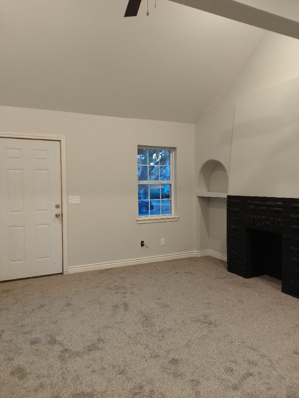 126 S Green St - Photo 7 of 11