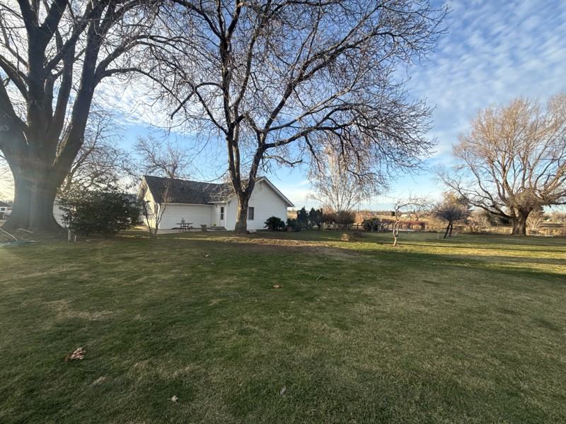 435 W Byron Rd - Photo 3 of 11