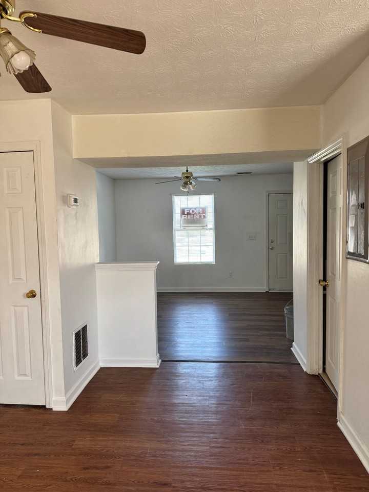 910 Weeping Willow Dr #6 - Photo 2 of 20