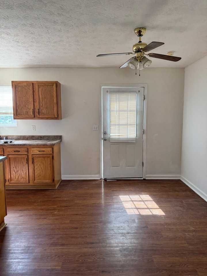 910 Weeping Willow Dr #6 - Photo 3 of 20