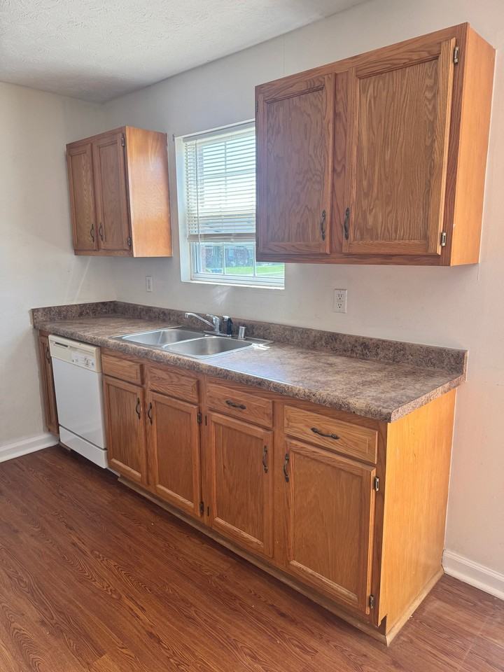 910 Weeping Willow Dr #6 - Photo 5 of 20