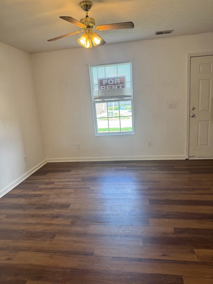910 Weeping Willow Dr #6 - Photo 6 of 20