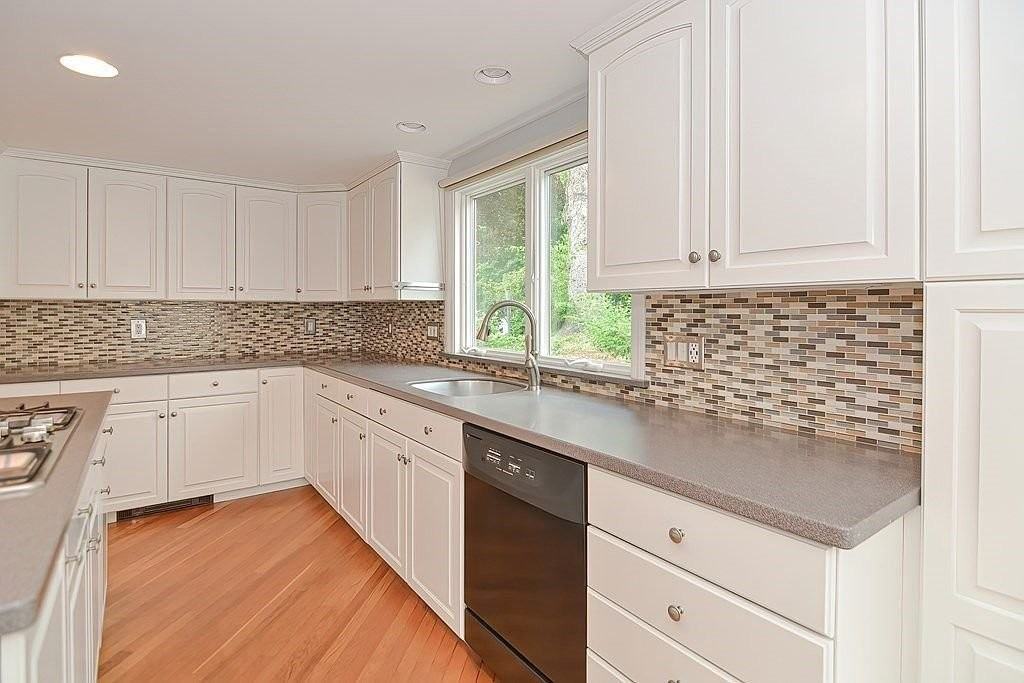 763 Stevens St - Photo 6 of 29