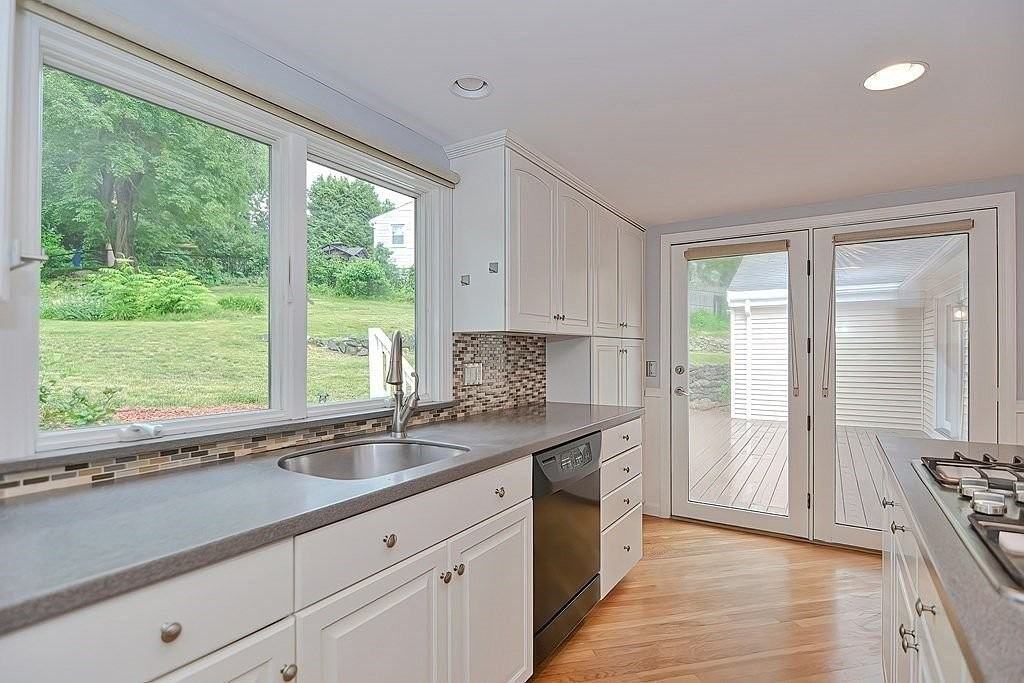 763 Stevens St - Photo 7 of 29