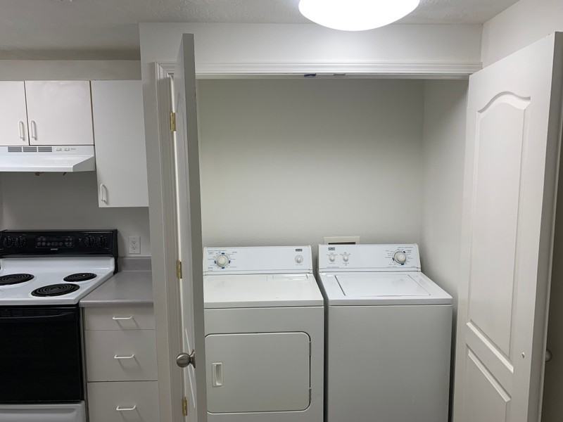 1053 S Main St - Photo 2 of 11