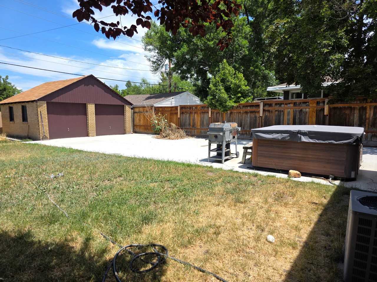 211 E Maple St - Photo 5 of 31