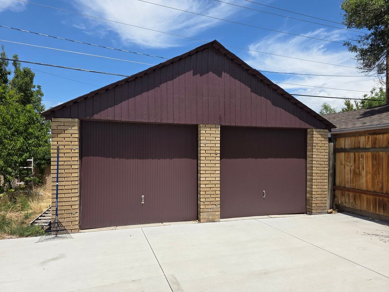 211 E Maple St - Photo 7 of 31
