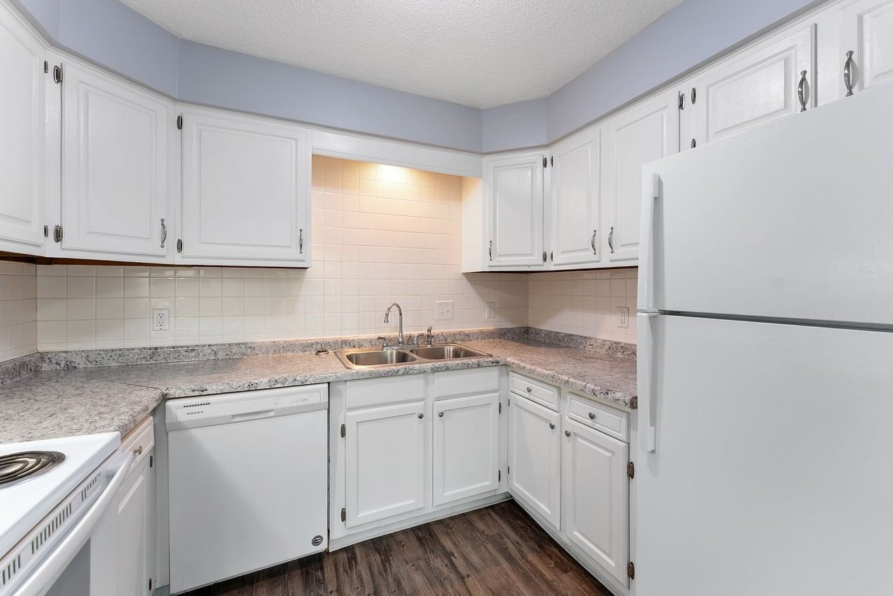 3201 Schuetzen Ln #3207 - Photo 3 of 17