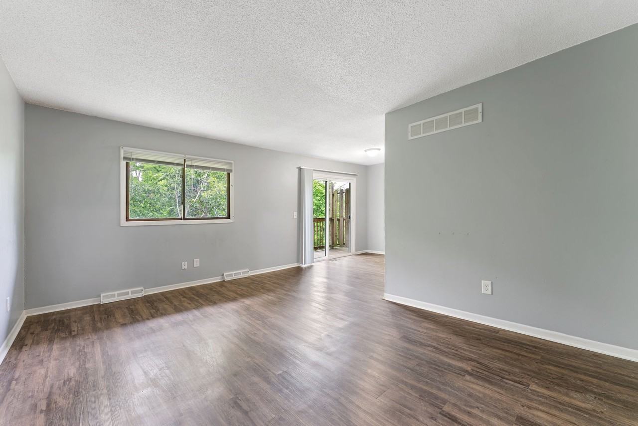 3201 Schuetzen Ln #3207 - Photo 4 of 17