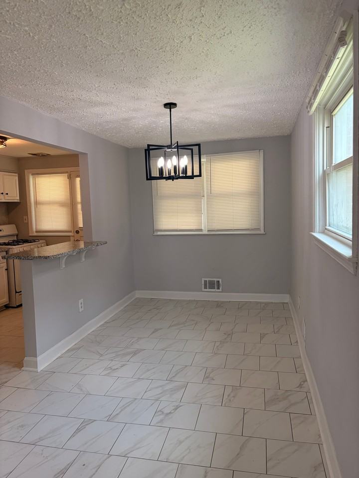 7713 Hillsway Ave - Photo 5 of 9