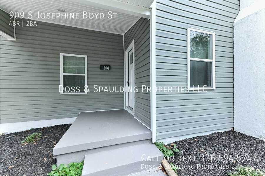 909 S Josephine Boyd St - Photo 3 of 32