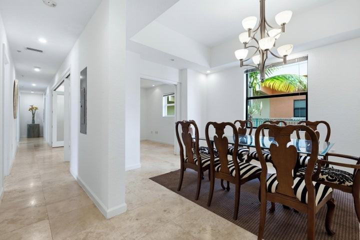 1640 Presidential Way - Photo 7 of 8