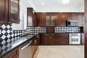 featured image of 1640 Presidential Way