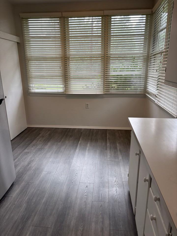 1322 Knollwood Dr - Photo 5 of 20