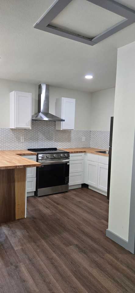 3132 Helmet St #B - Photo 3 of 6